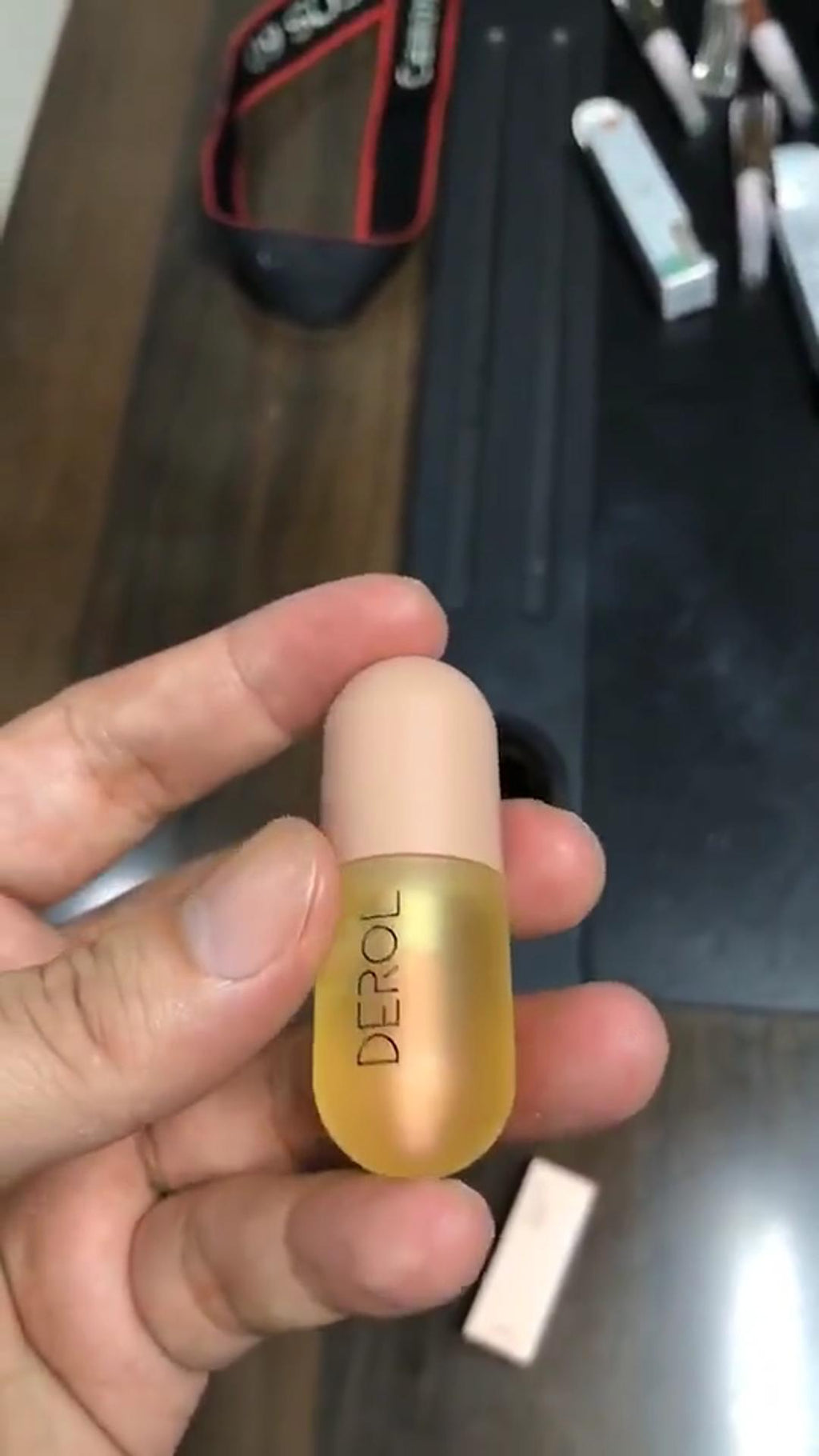 Day & Night Instant Volume Lip Plumper Oil
